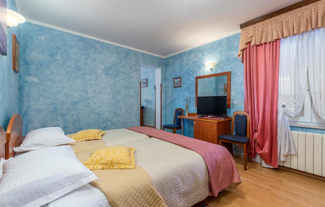 Apartments And Rooms Laura Pazin Luaran gambar