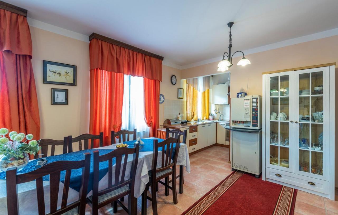 Apartments And Rooms Laura Pazin Luaran gambar