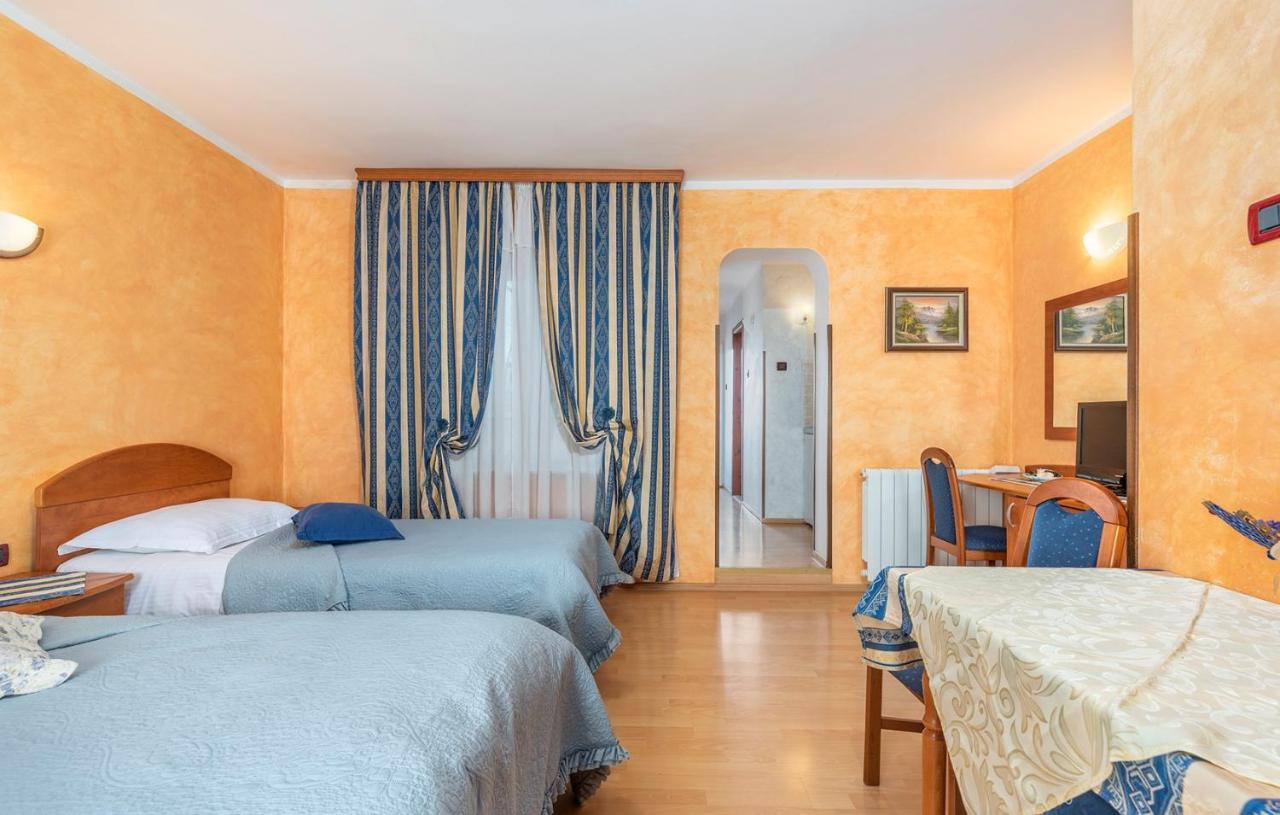 Apartments And Rooms Laura Pazin Luaran gambar