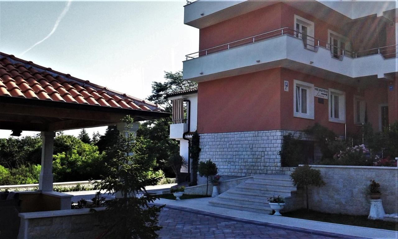 Apartments And Rooms Laura Pazin Luaran gambar