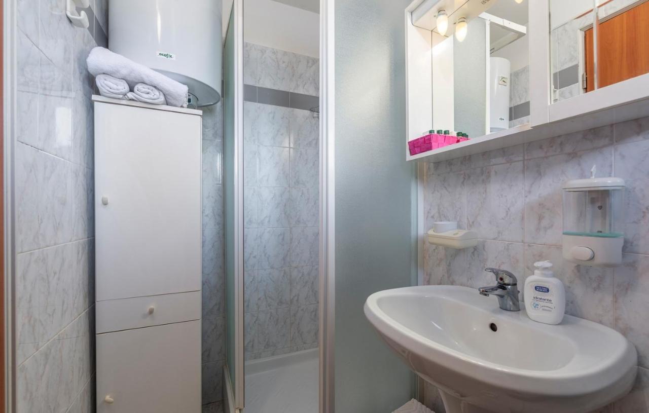 Apartments And Rooms Laura Pazin Luaran gambar