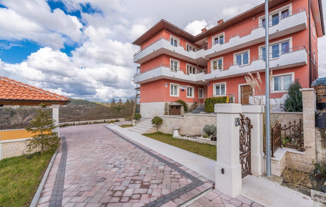 Apartments And Rooms Laura Pazin Luaran gambar